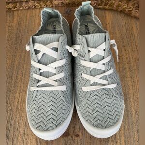 Dept. 222 Womens Blue Sneaker | Size 8, great condition